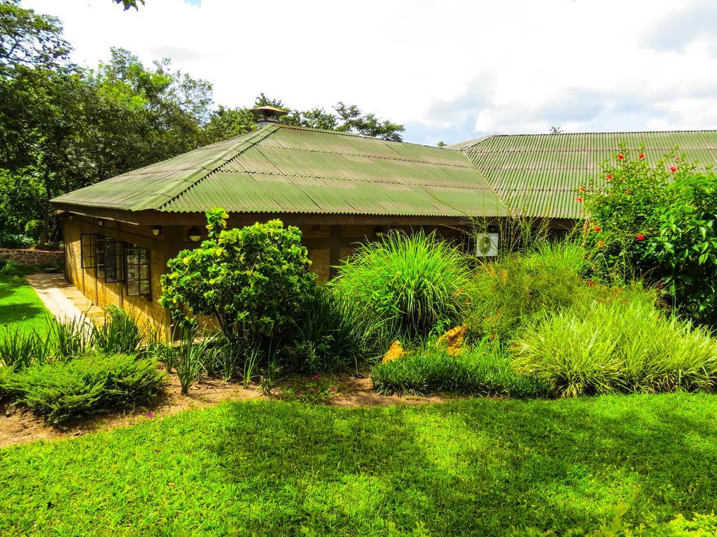 Woodlands Lilongwe Hotel ภายนอก รูปภาพ