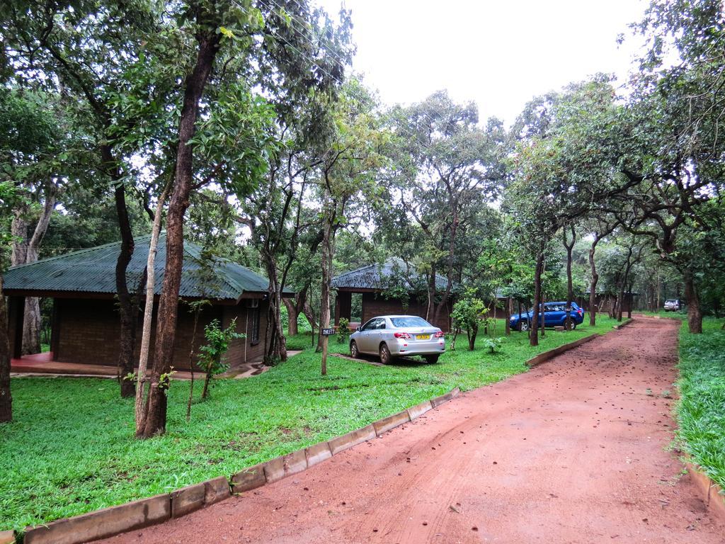 Woodlands Lilongwe Hotel ภายนอก รูปภาพ