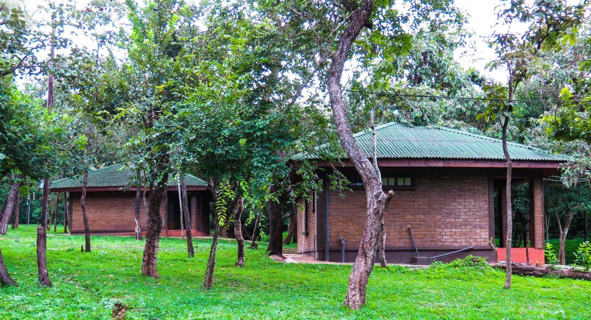 Woodlands Lilongwe Hotel ภายนอก รูปภาพ