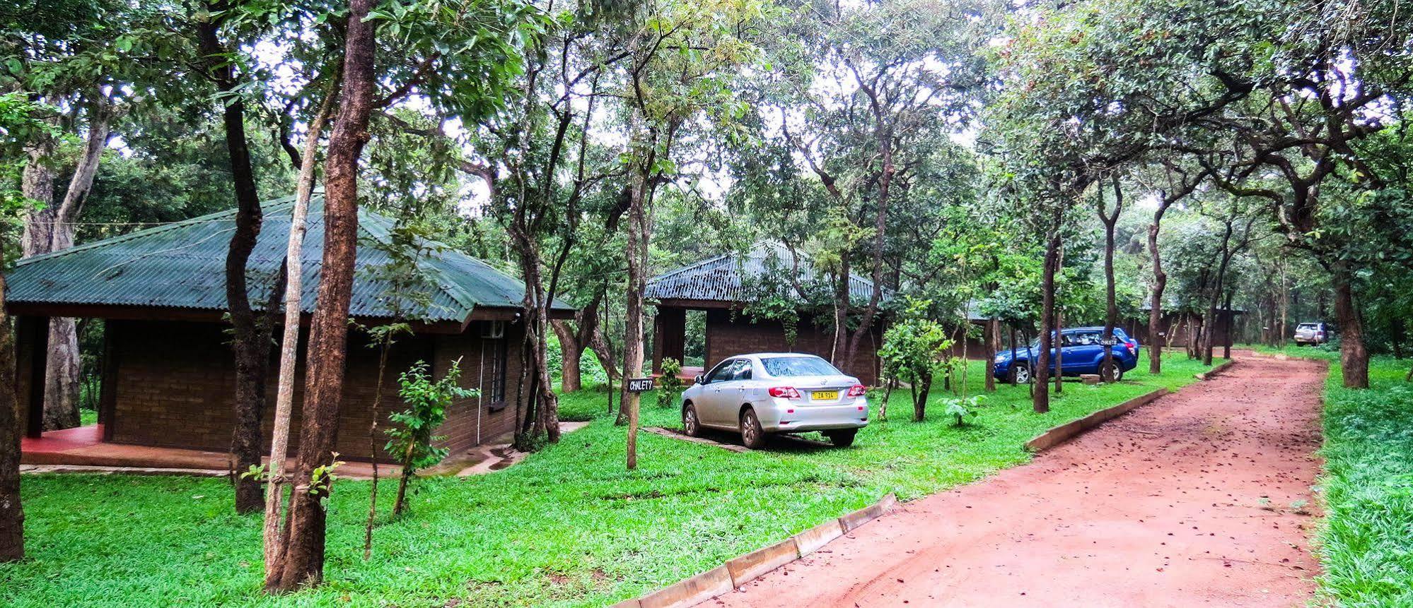 Woodlands Lilongwe Hotel ภายนอก รูปภาพ