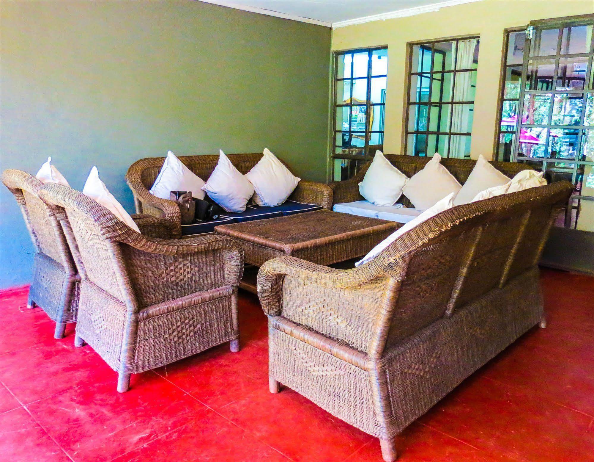 Woodlands Lilongwe Hotel ภายนอก รูปภาพ